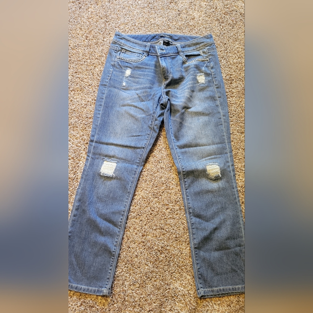 White house black market size 6